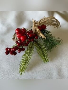 9” Traditional Berry and Burlap Pine Picks with end Clip Beautiful Lot of 5